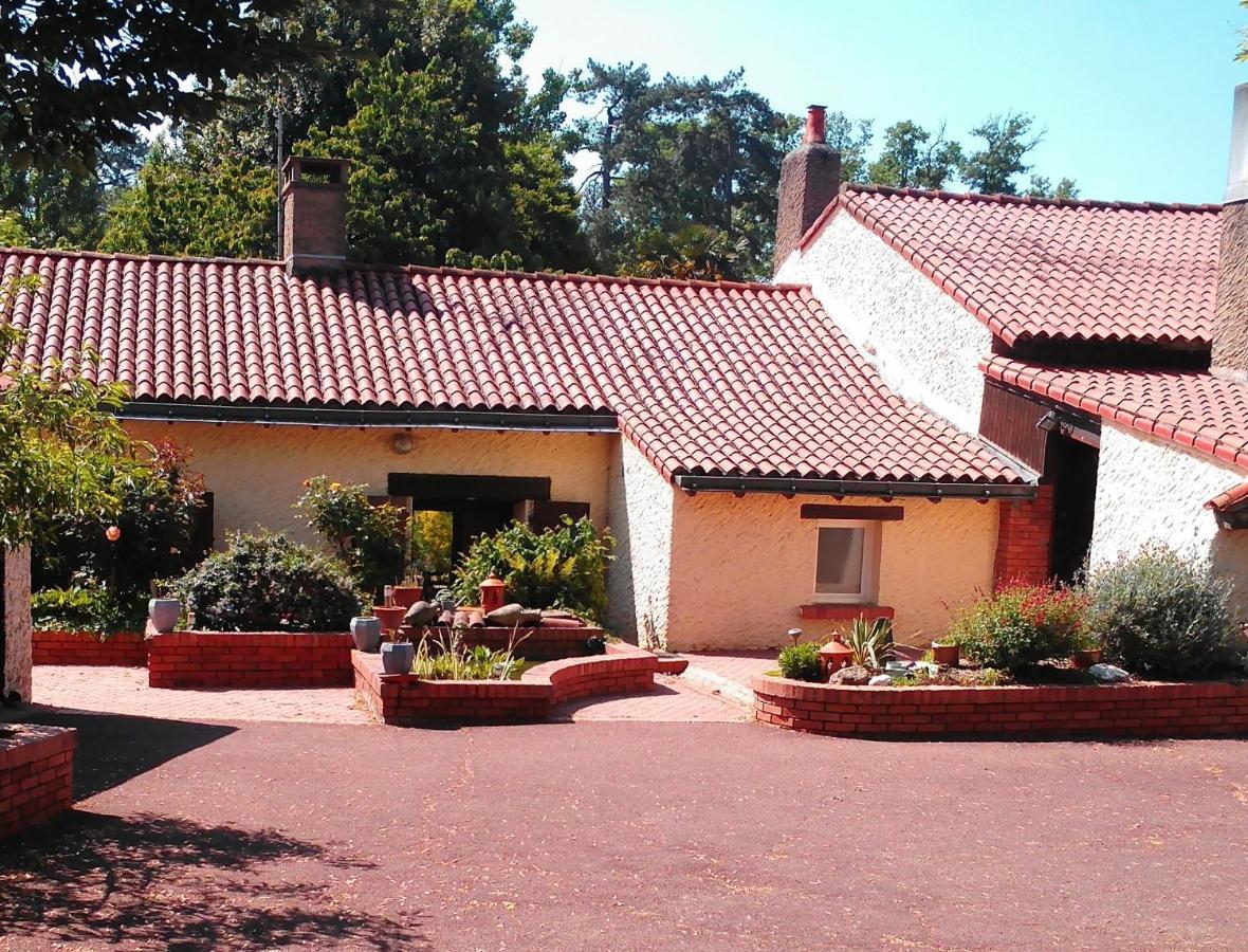 Montilliers " Village Tonneaux De Tirpoil " מראה חיצוני תמונה